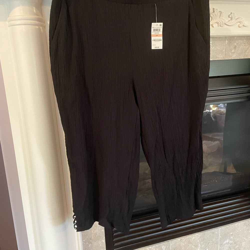 CREPE CAPRIS BY J&M. WIDE LEG